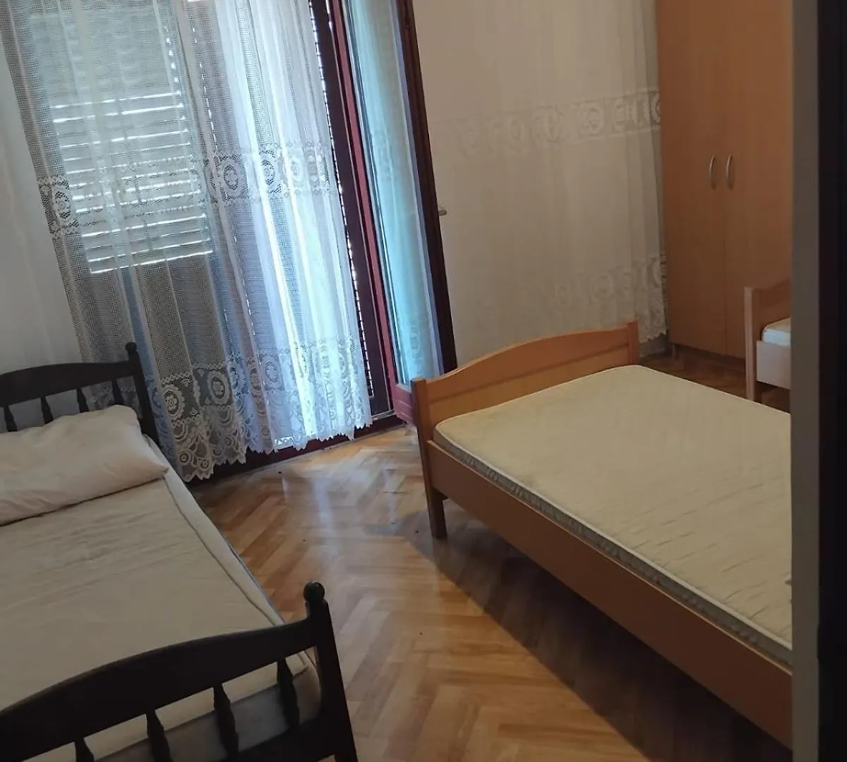 Apartments Curic ポヴリャナ